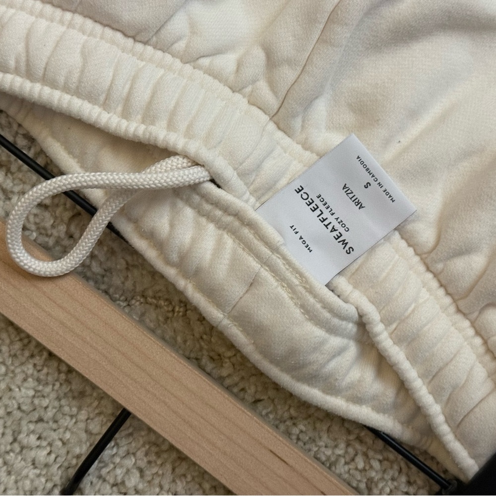 Aritzia Sweatpants Mega Fit Sweat Fleece